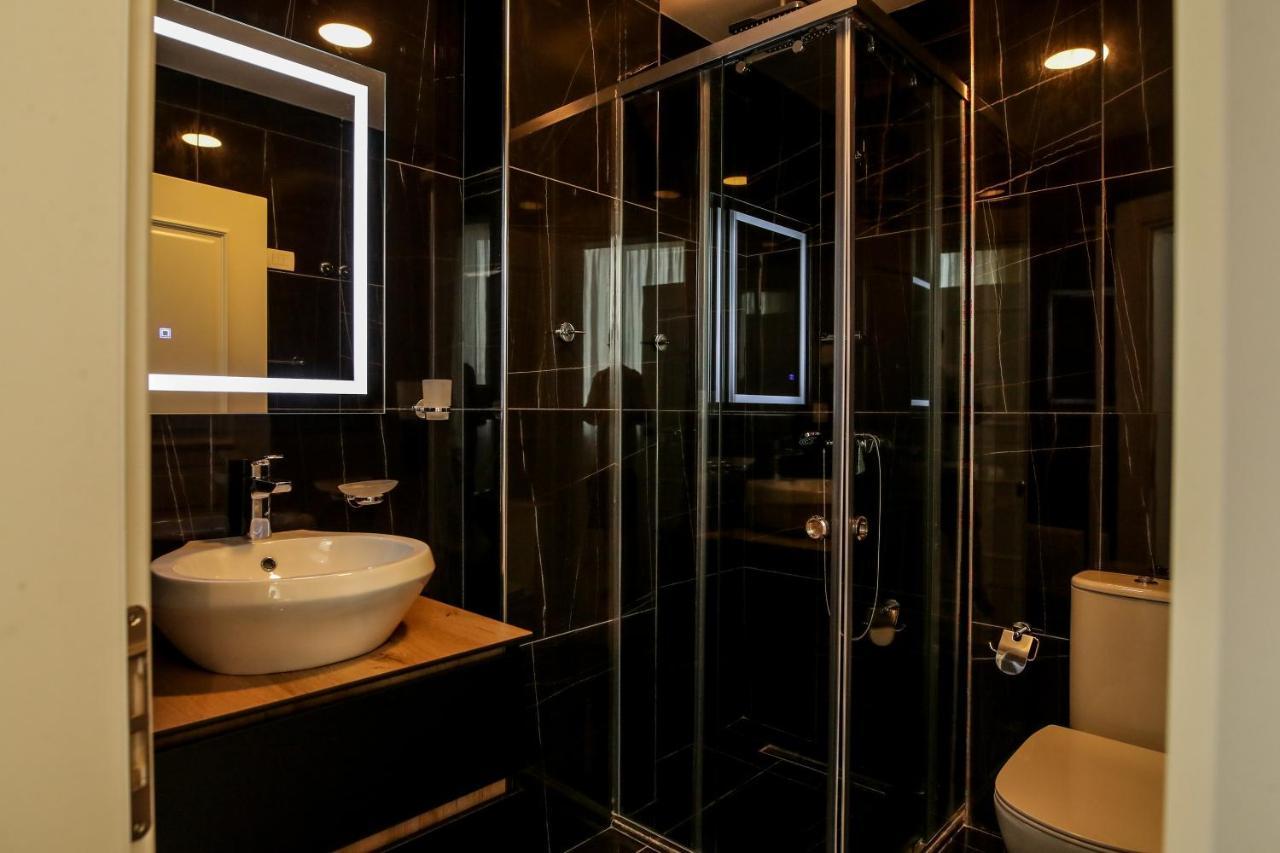 Rozafa Blu Hotel Shëngjin 外观 照片